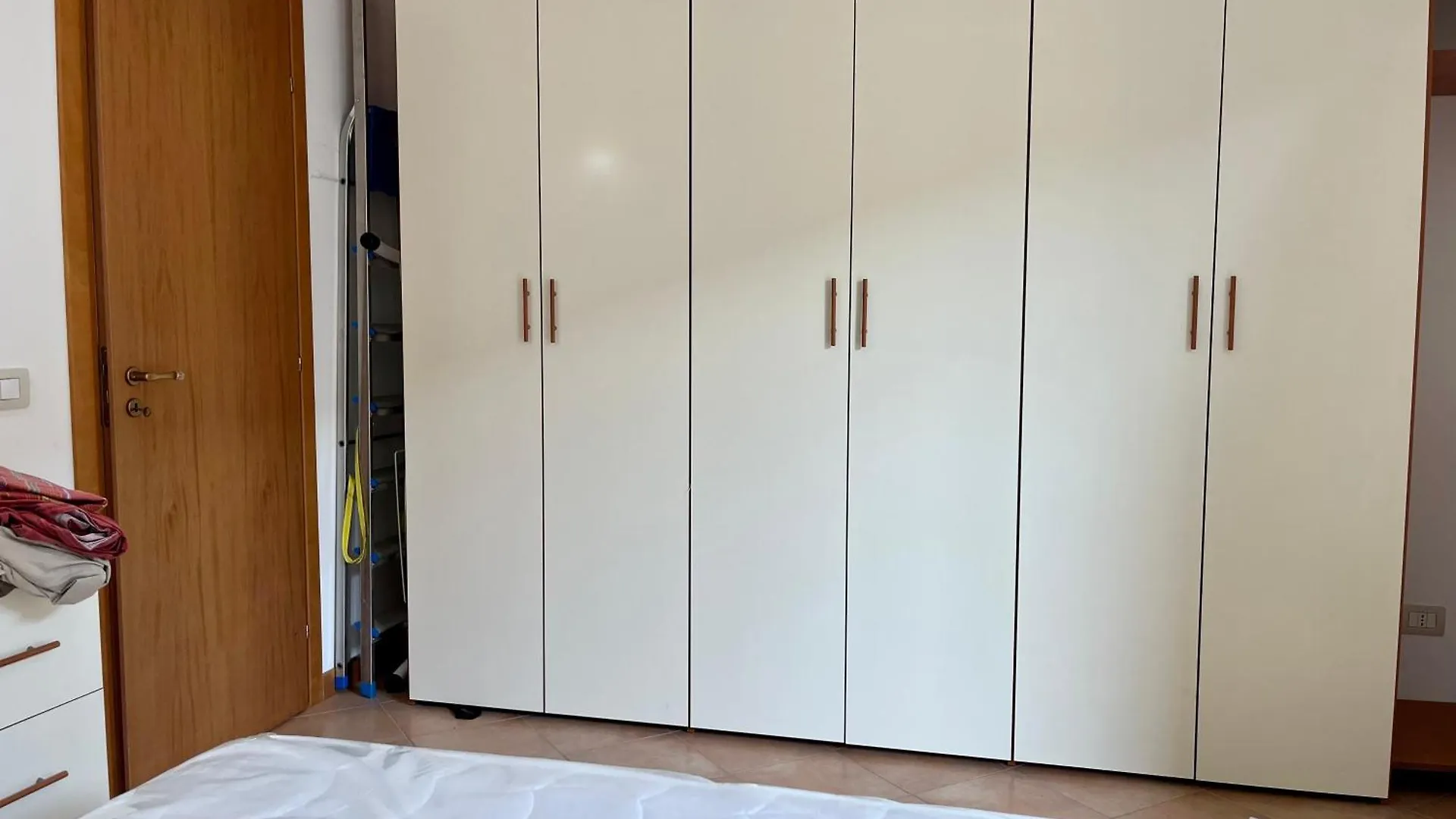 Oliveri Nuovo Appartamento 5 Posti Letto Piu Posto Auto Privato 0*,  Italy