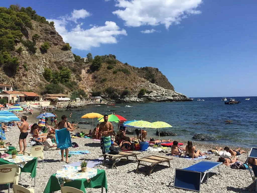 Oliveri Nuovo Appartamento 5 Posti Letto Piu Posto Auto Privato Holiday home